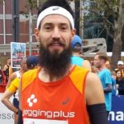 Quel est le record personnel de Cédric Raemackers sur marathon ?