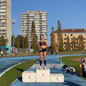 Eva melin championne provinciale scolaire du 400m 2021