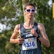 Quel est le record personnel de Julien Dethier sur marathon ?