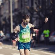 Quel est le record personnel de Régis Thonon sur marathon ?