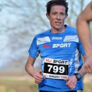 Quel est le record personnel de Raphael Vankerkom sur marathon ?